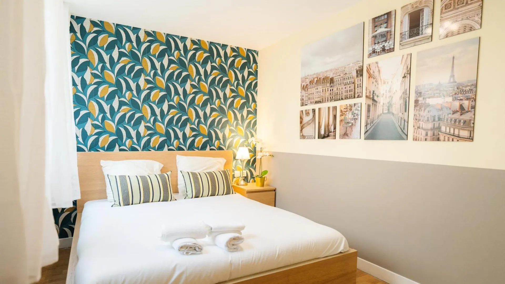 פריז Stunning Modern Red Apartment Near Bastille-Marais