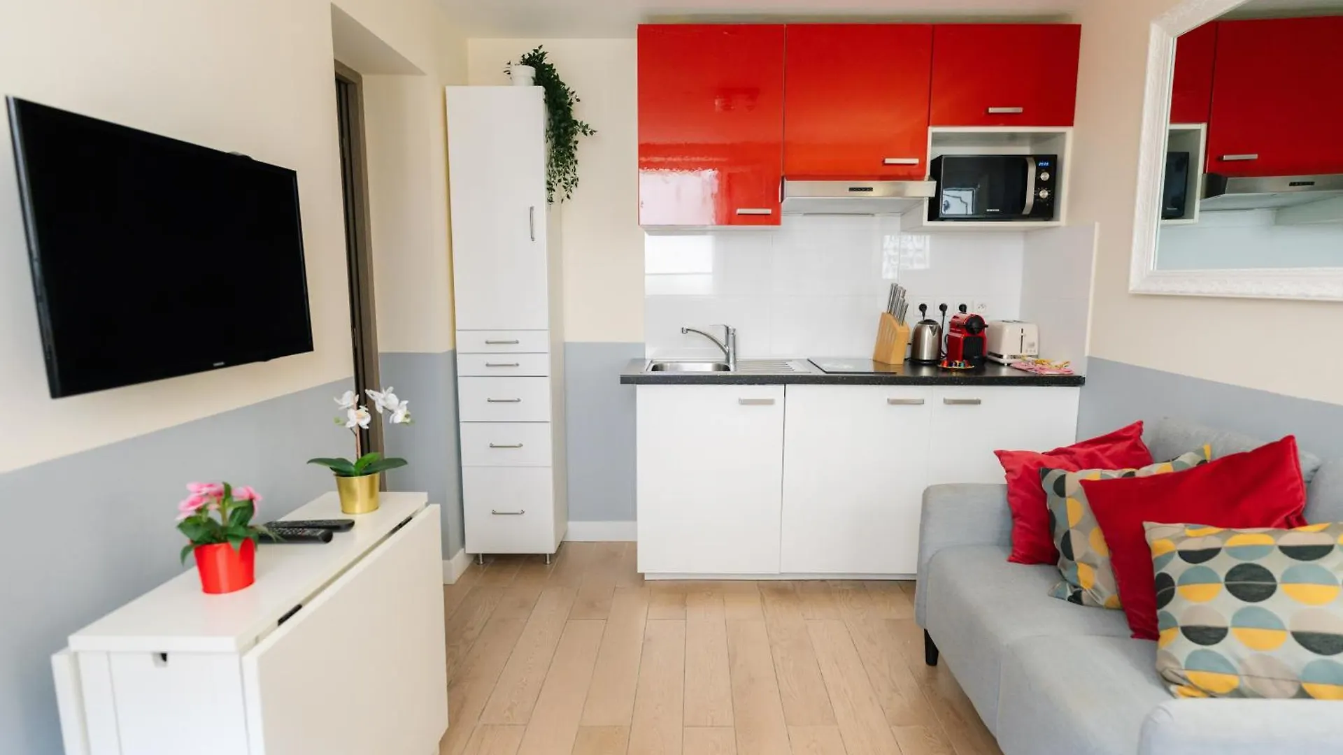 פריז Stunning Modern Red Apartment Near Bastille-Marais 0*,  צרפת